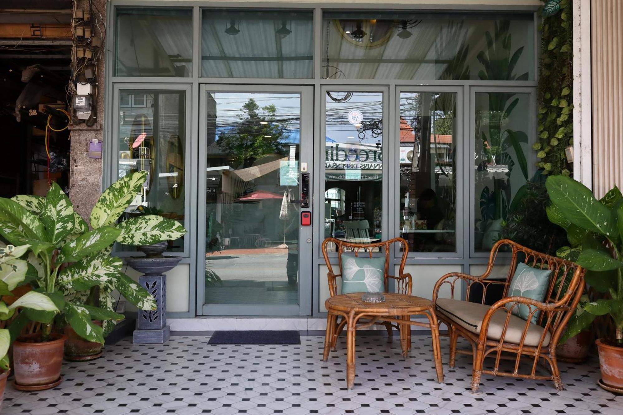 J's Cafe&Poshtel - SHA Plus Chiang Mai Exterior foto